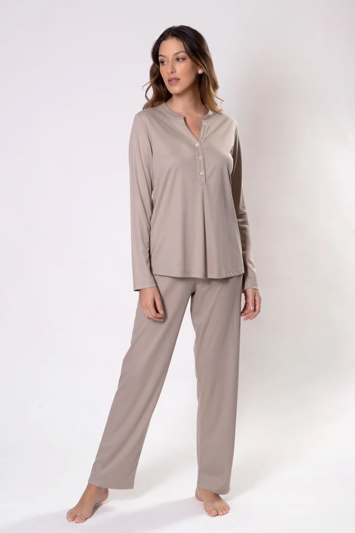 abbie-long-sleeve-set-taupe-IMG_0495.webp